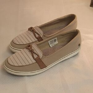 Grasshoppers Tan and Cream Women's Flats